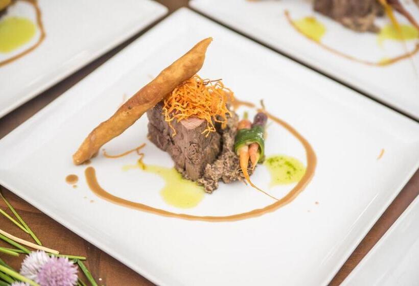 בית מלון כפרי Eaglewood Resort & Spa