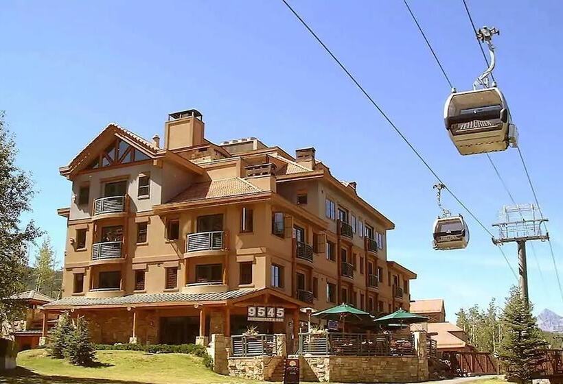 هتل Inn At Lost Creek