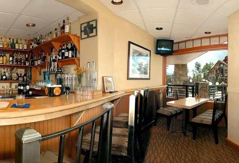 هتل Inn At Lost Creek