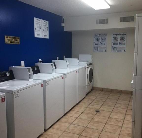 هتل Intown Suites Extended Stay Marietta Ga   Roswell Rd