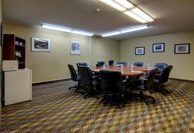 هتل Intown Suites Extended Stay Marietta Ga   Roswell Rd