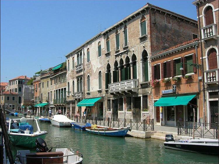 هتل Residence Palazzo Odoni