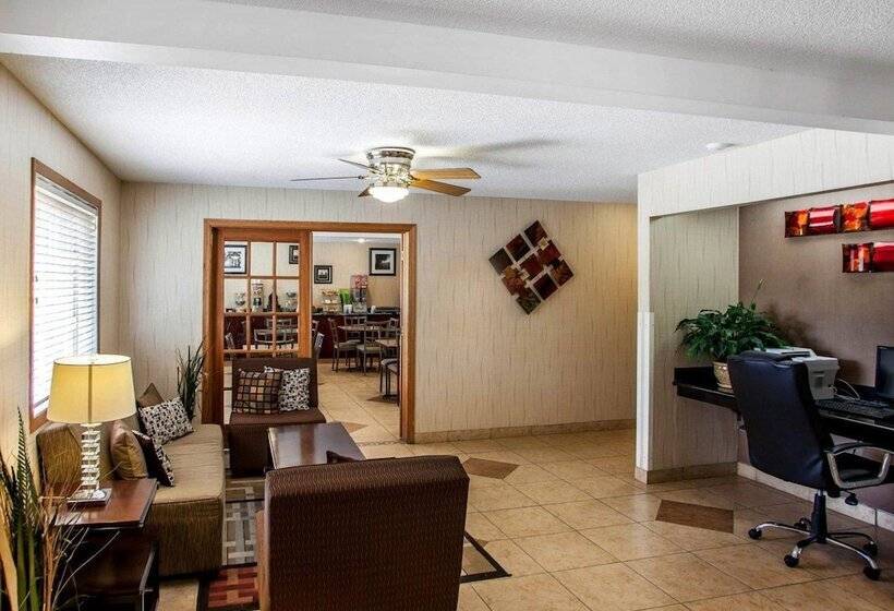 هتل Quality Inn & Suites Davenport Near I 80