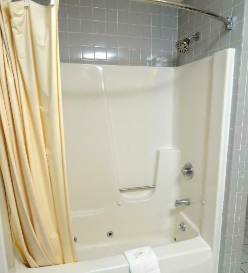 هتل Regency Inn & Suites