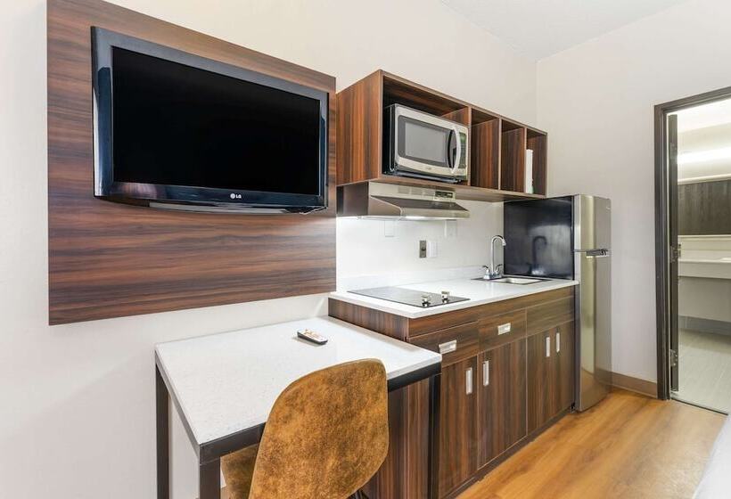 فندق Suburban Studios Lavale   Cumberland