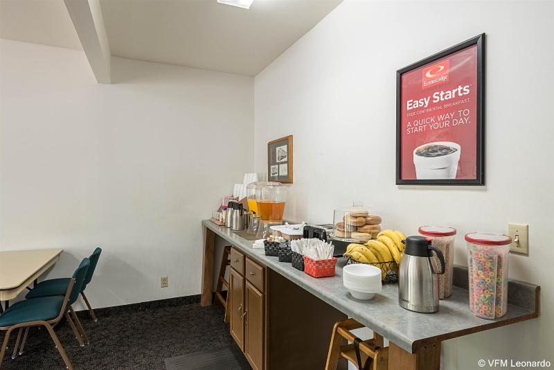 فندق Suburban Studios Lavale   Cumberland