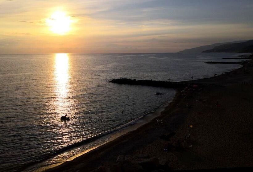 فندق Sea Palace