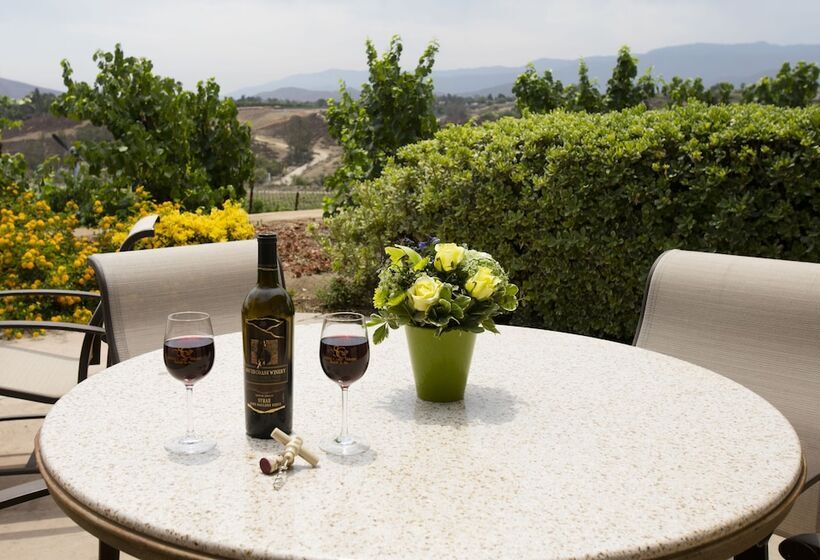 בית מלון כפרי South Coast Winery Resort & Spa