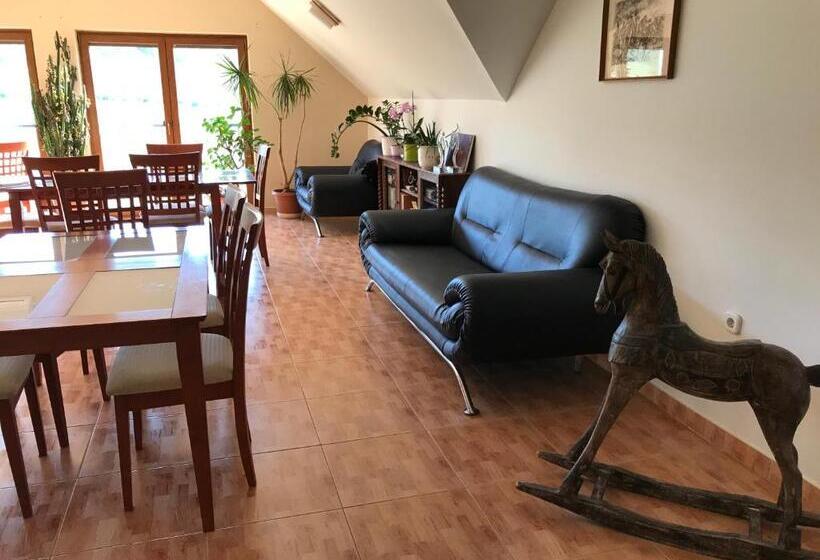 Bed and Breakfast Prosper Lovasklub Panzió