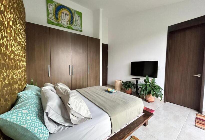 تختخواب و صبحانه Wayra Natura