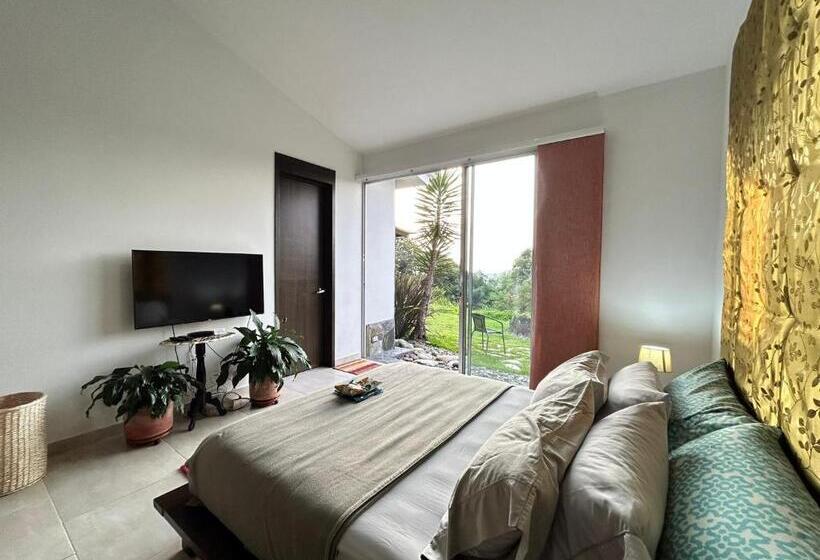 تختخواب و صبحانه Wayra Natura