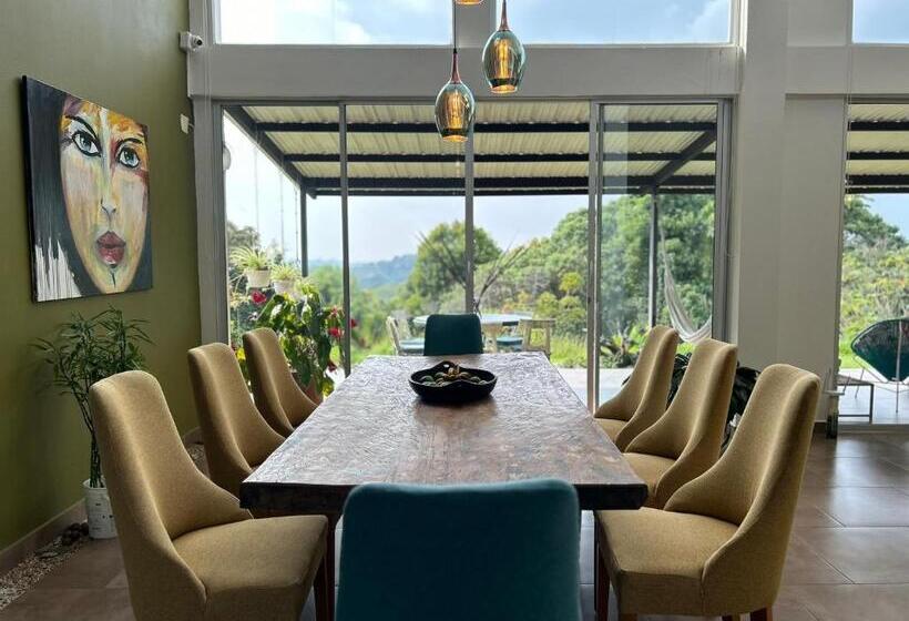 تختخواب و صبحانه Wayra Natura