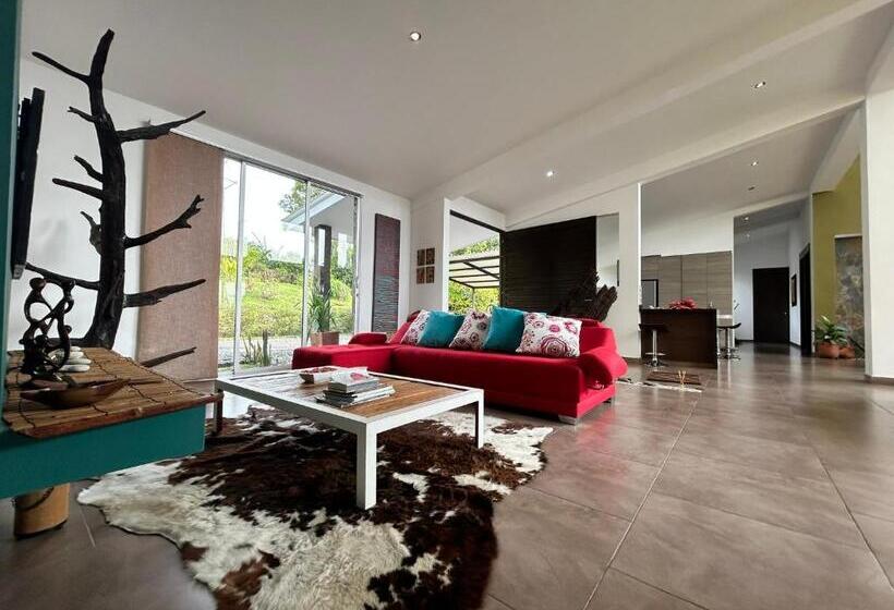 تختخواب و صبحانه Wayra Natura