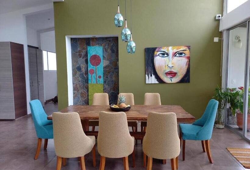 تختخواب و صبحانه Wayra Natura