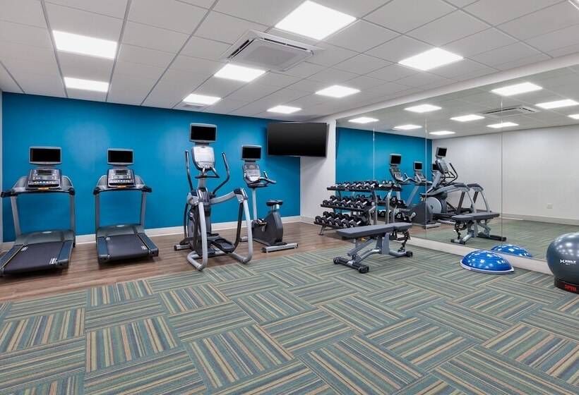 호텔 Holiday Inn Express & Suites   Wooster, An Ihg