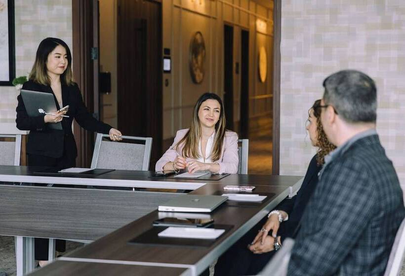 בית מלון כפרי Homewood Suites By Hilton Montreal Midtown, Quebec, Canada