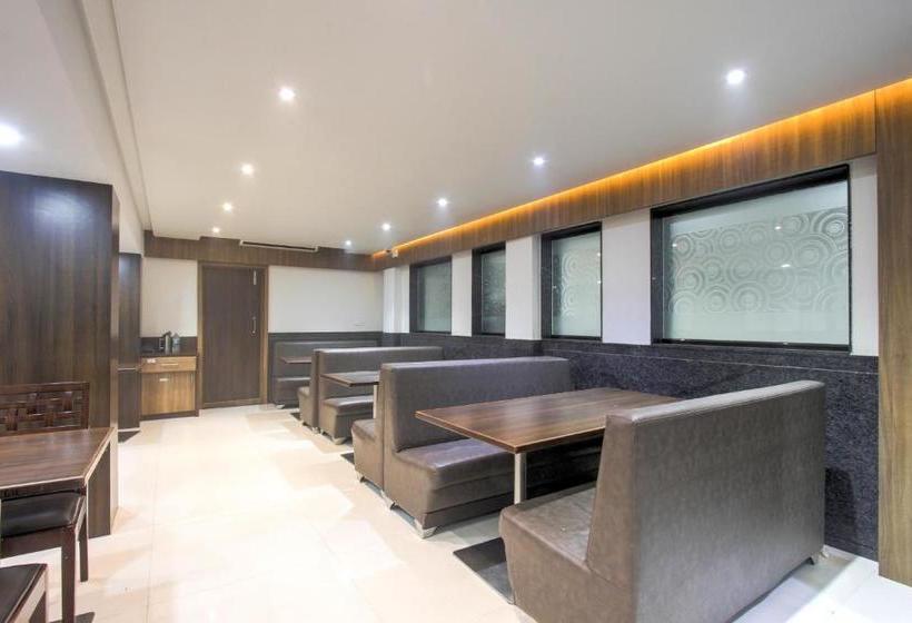 Отель Oyo 48373 Sri Darshanam Homes