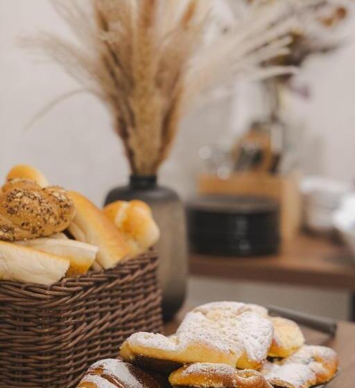 پانسیون Karolina