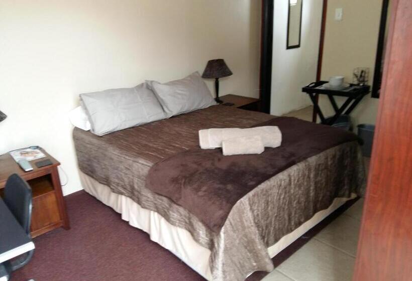 פנסיון Pine Tree Lodge Pe