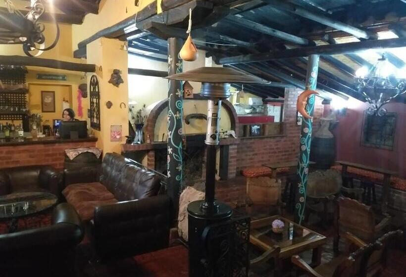 הוסטל Hostal Complejoturístico Santa Isabel