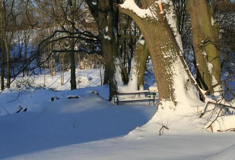 مبيت وإفطار Somhegyi öreg Hársfák Major Vendégház