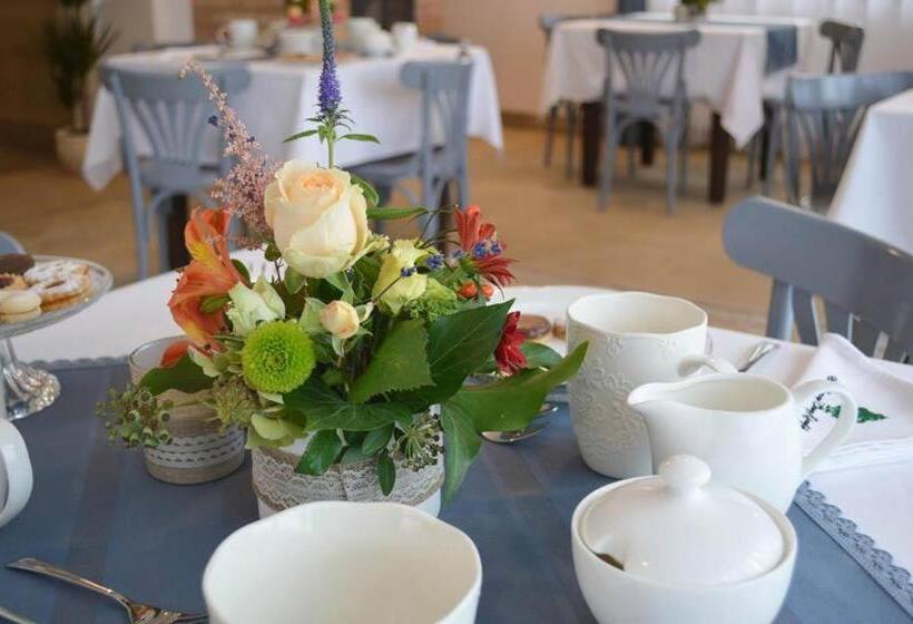 مبيت وإفطار Somhegyi öreg Hársfák Major Vendégház