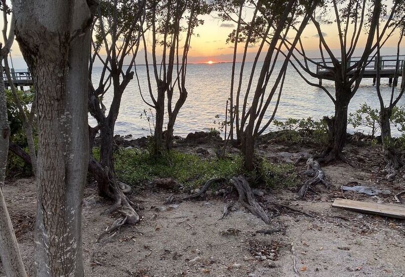 בית מלון כפרי Bahia Bay Resort