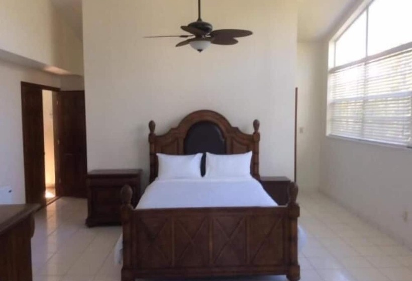 בית מלון כפרי Bahia Bay Resort