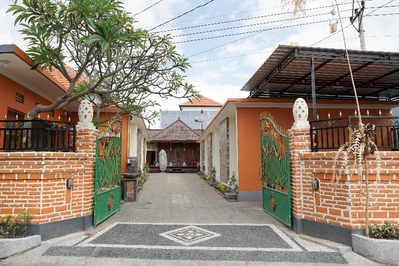 호텔 Reddoorz Near Buleleng Harbour 2