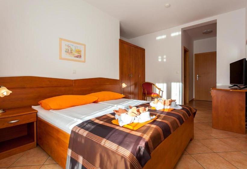 پانسیون Guesthouse Villa Adria