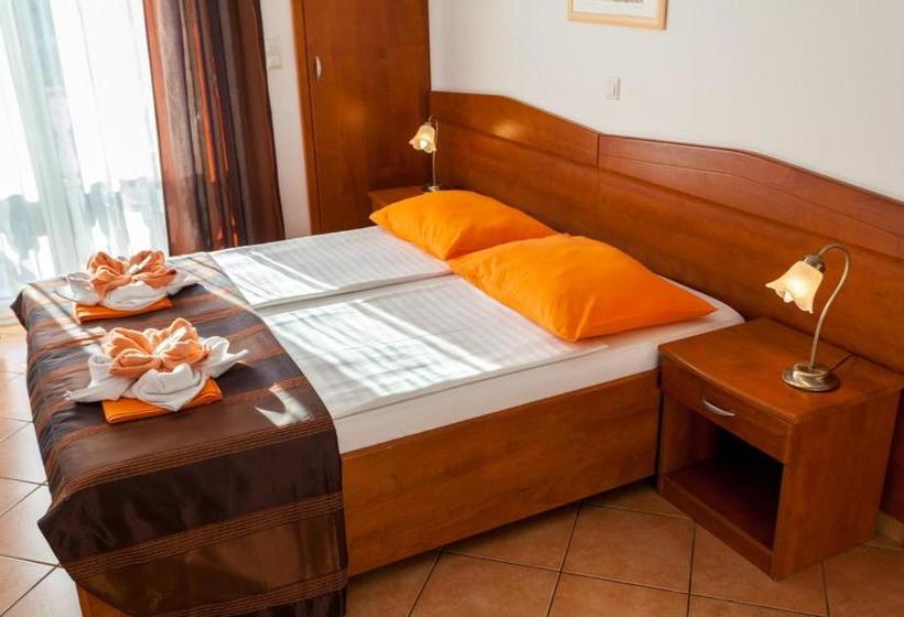 پانسیون Guesthouse Villa Adria