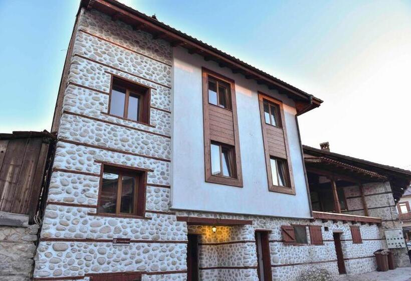 Pensão Lovna Sreshta