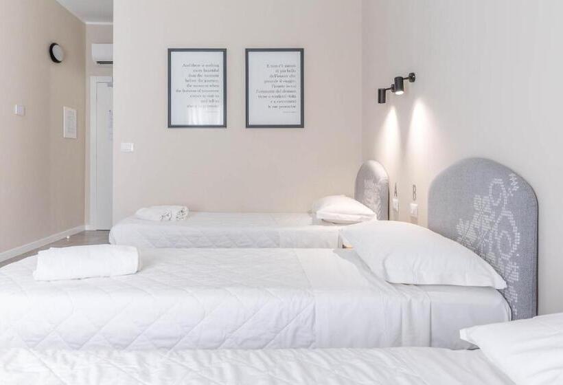 Piccolo Catalunya Hostel