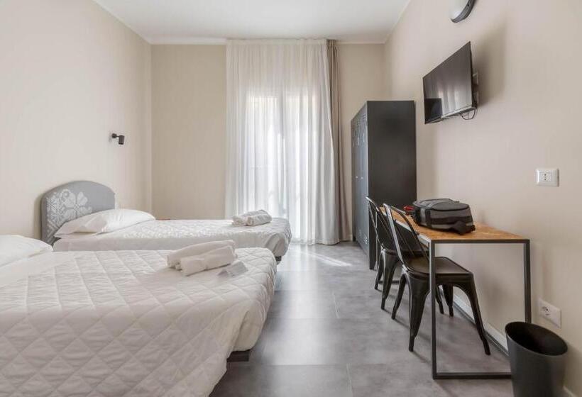 Piccolo Catalunya Hostel