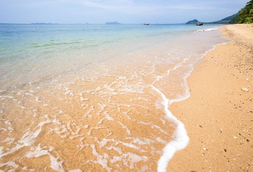 ホテル Andalay Beach Resort Koh Libong