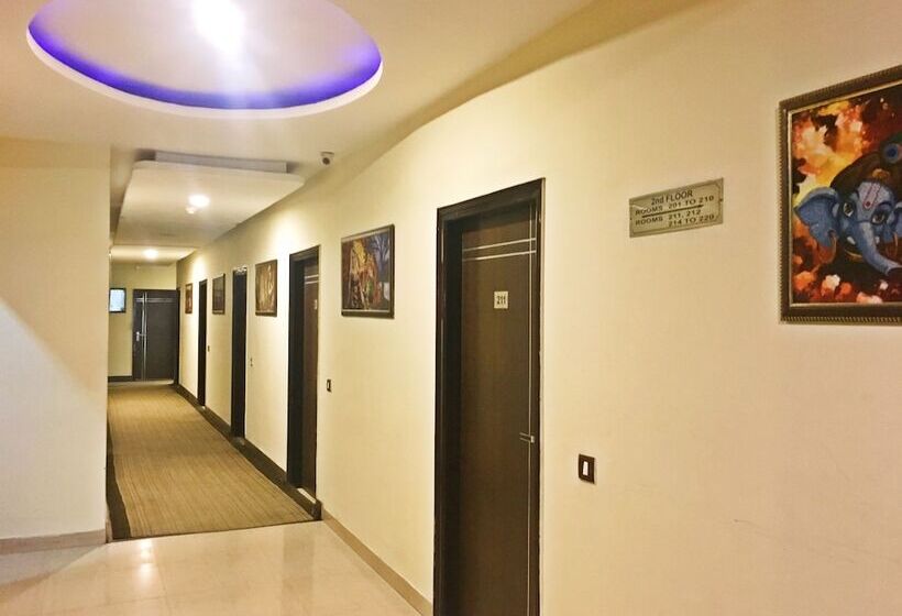 호텔 Genx Plaza Mughalsarai
