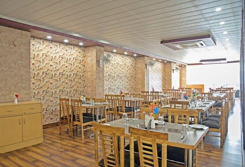 호텔 Genx Plaza Mughalsarai