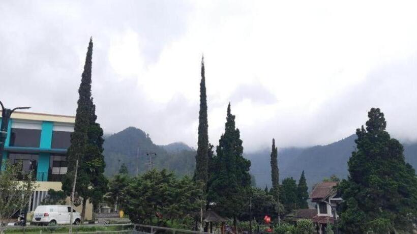 هتل Grand Bintang Tawangmangu