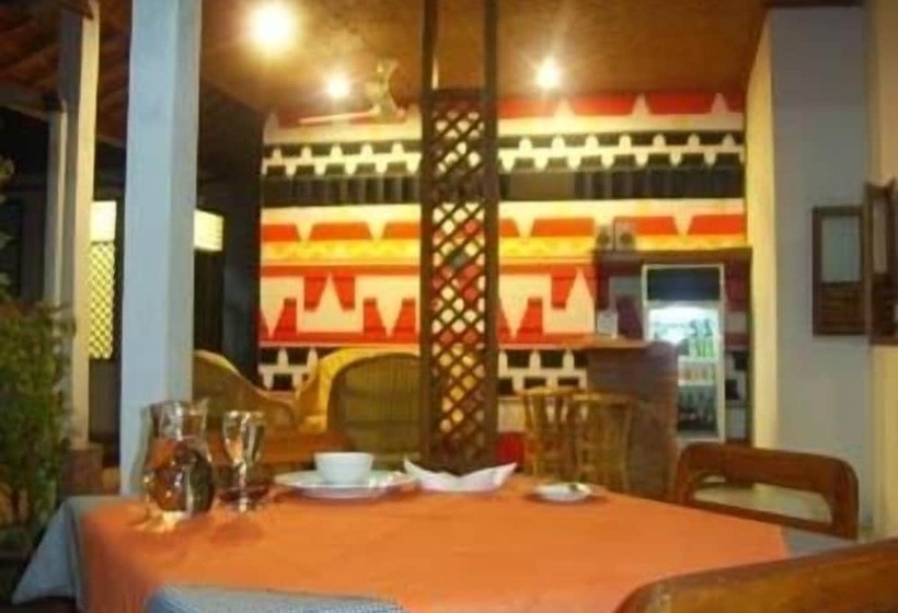 בית מלון כפרי The Satwa Elephant Ecolodge