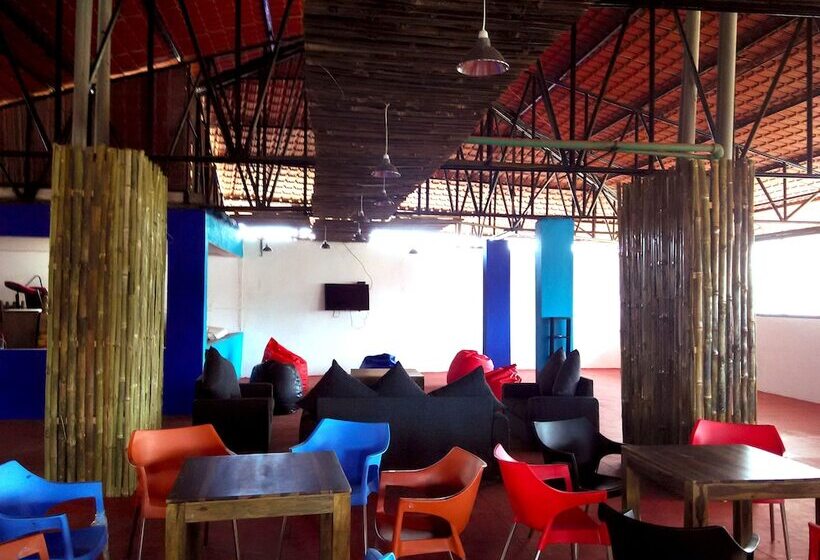 酒店 Vedanta Wake Up   Coorg, Madikeri Town Center