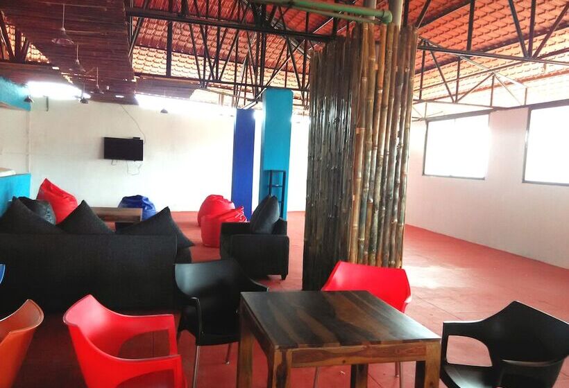 酒店 Vedanta Wake Up   Coorg, Madikeri Town Center