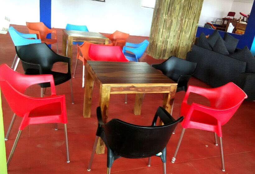 酒店 Vedanta Wake Up   Coorg, Madikeri Town Center