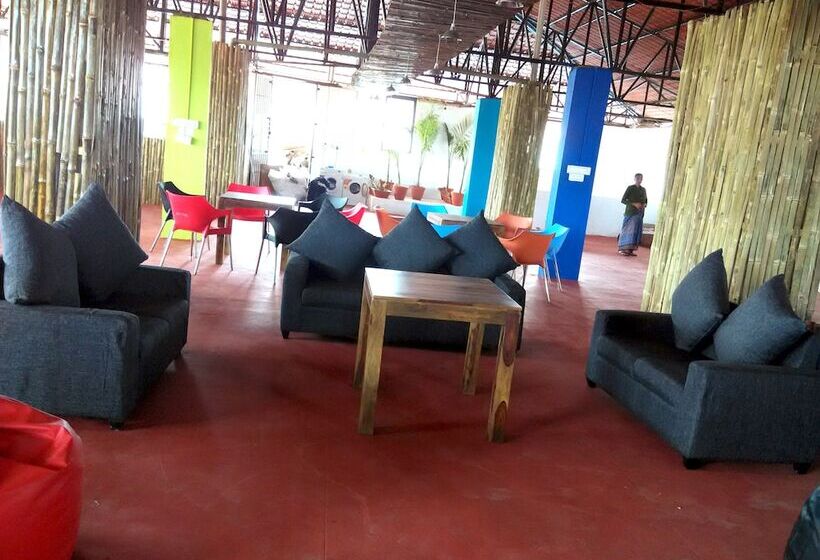 酒店 Vedanta Wake Up   Coorg, Madikeri Town Center