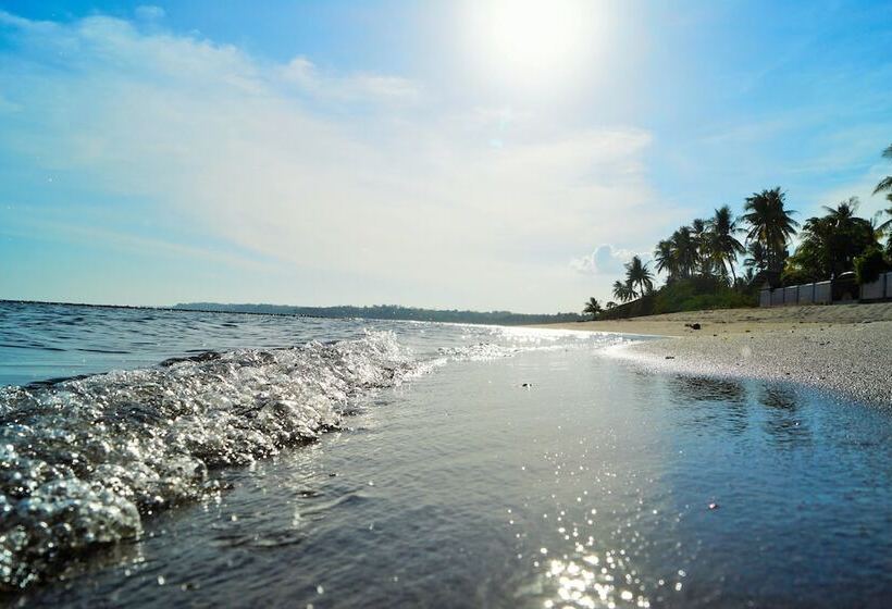 Kavs Beach Resort