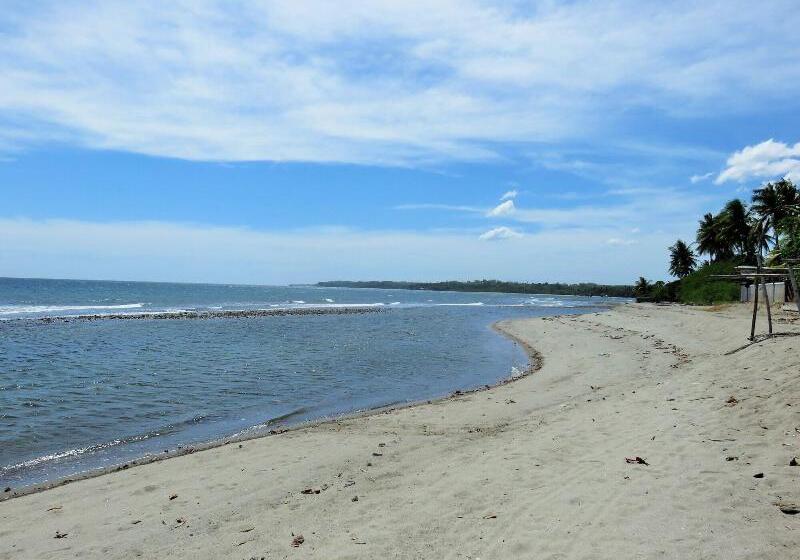Kavs Beach Resort