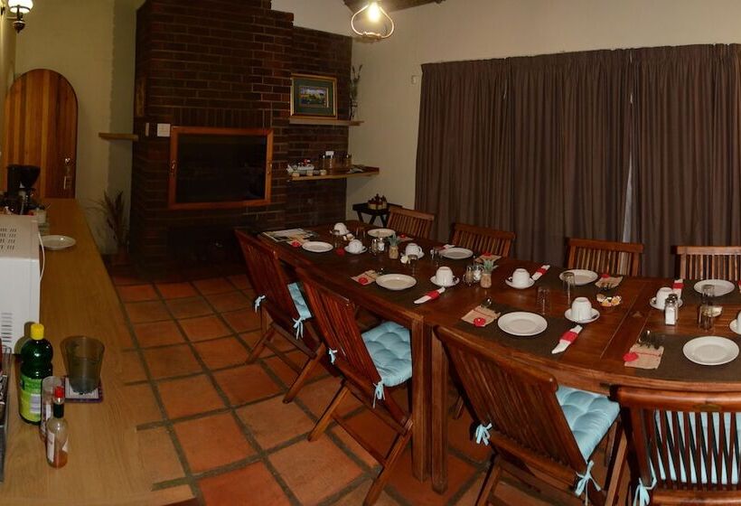 פנסיון Maclear Manor