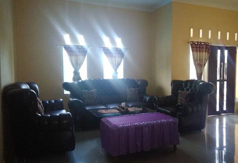 تختخواب و صبحانه Sinar Harapan