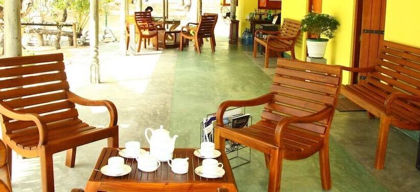 ホテル Alankuda Beach Resort