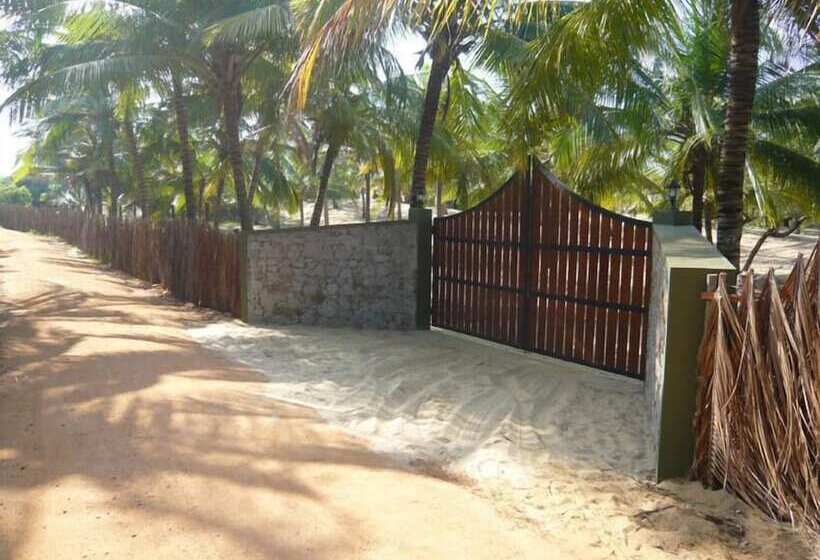 ホテル Alankuda Beach Resort