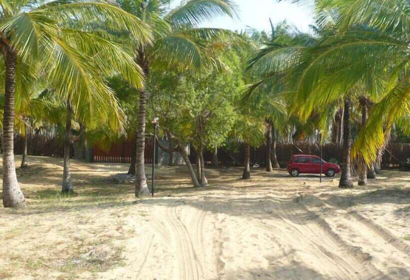 ホテル Alankuda Beach Resort